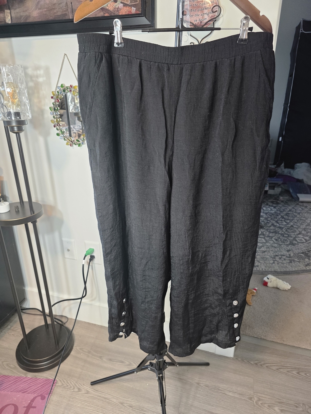 Linen blend cropped pants with button hem detail